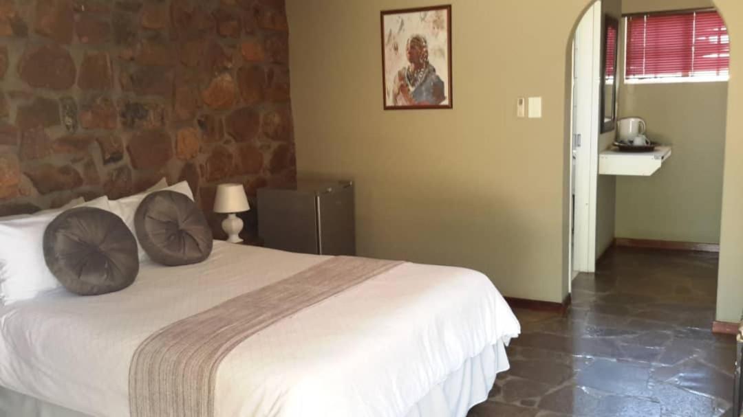 Wilhelmstal Khan River Lodge מראה חיצוני תמונה